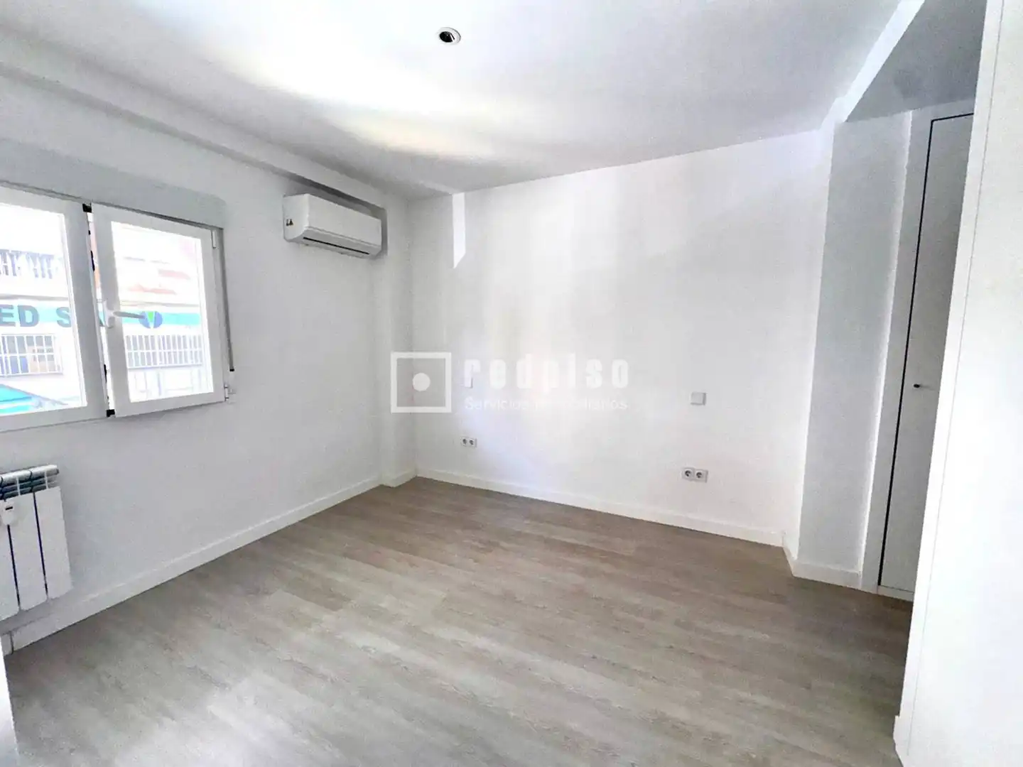 Bedroom of Flat for rent in Madrid  with Air Conditioner and Heating