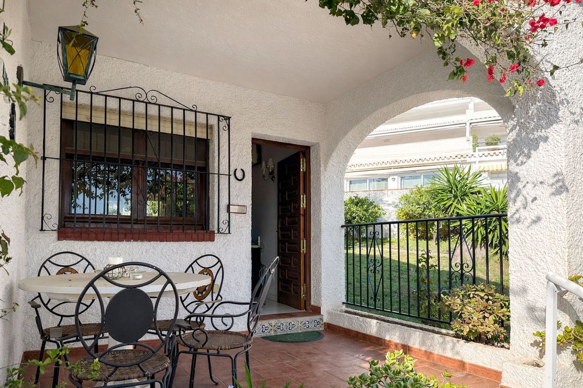 Jardín de Casa adosada en venta en Benalmádena con Aire acondicionado, Calefacción y Terraza