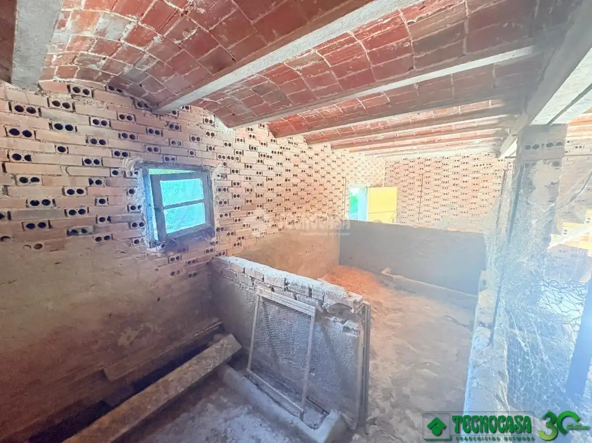 Casa adosada en venda en Mombeltrán