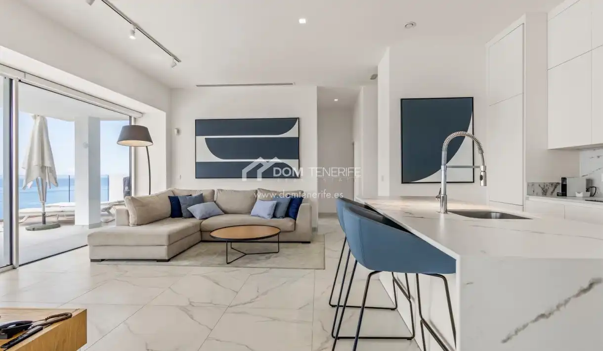 Sala de estar de Piso en venta en Santiago del Teide con Terraza, Trastero y Piscina