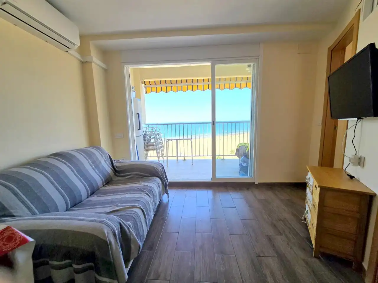 Dormitori de Apartament en venda en Gandia amb Aire condicionat, Terrassa i Moblat
