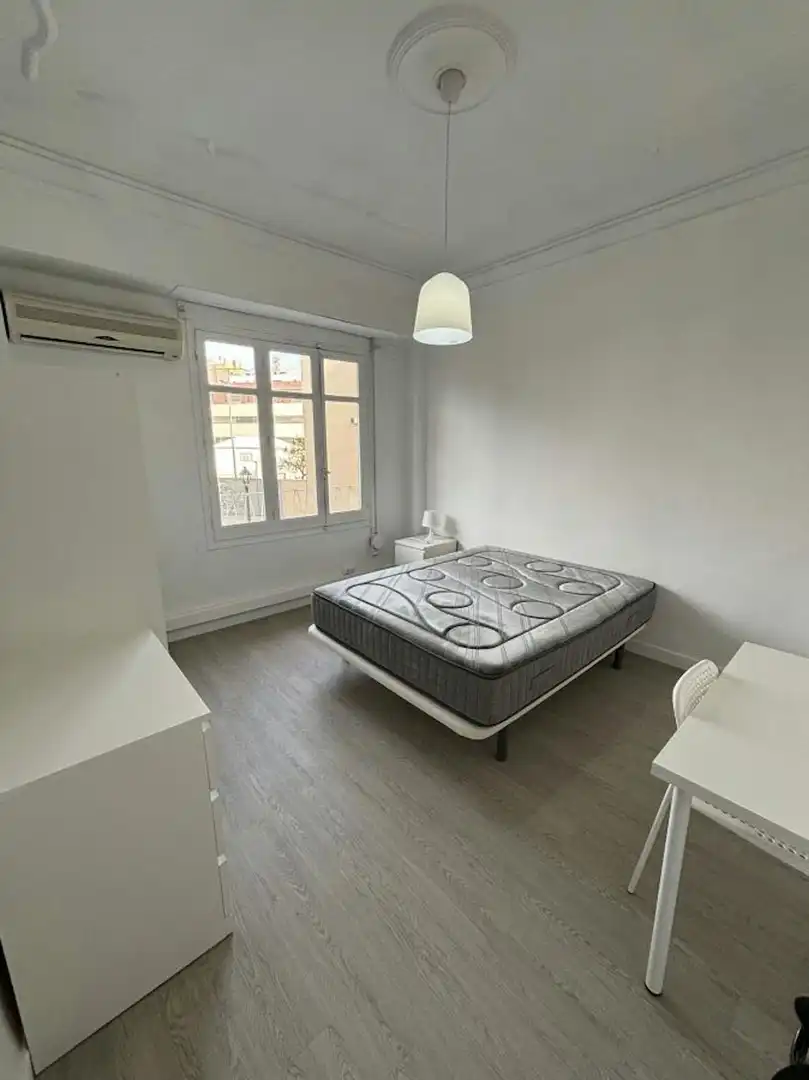 Habitación de Piso para compartir en Valencia con Aire acondicionado, Calefacción y Lavadora