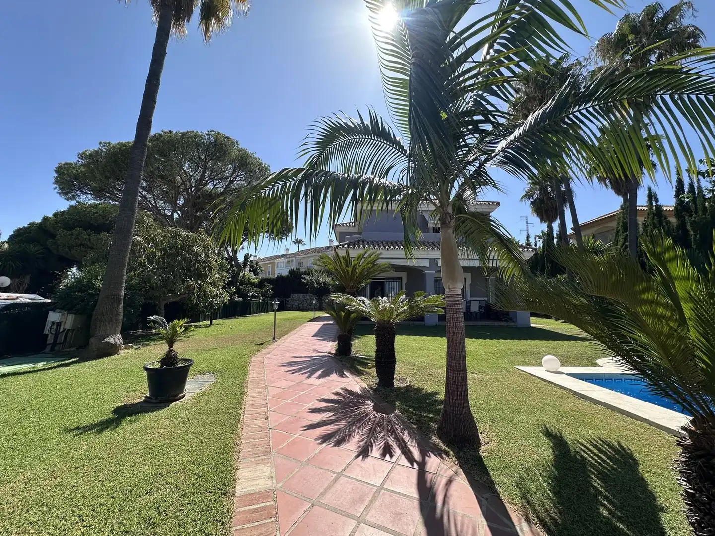 Chalet con piscina en venta en Avenida Benamara 15, imagen 12