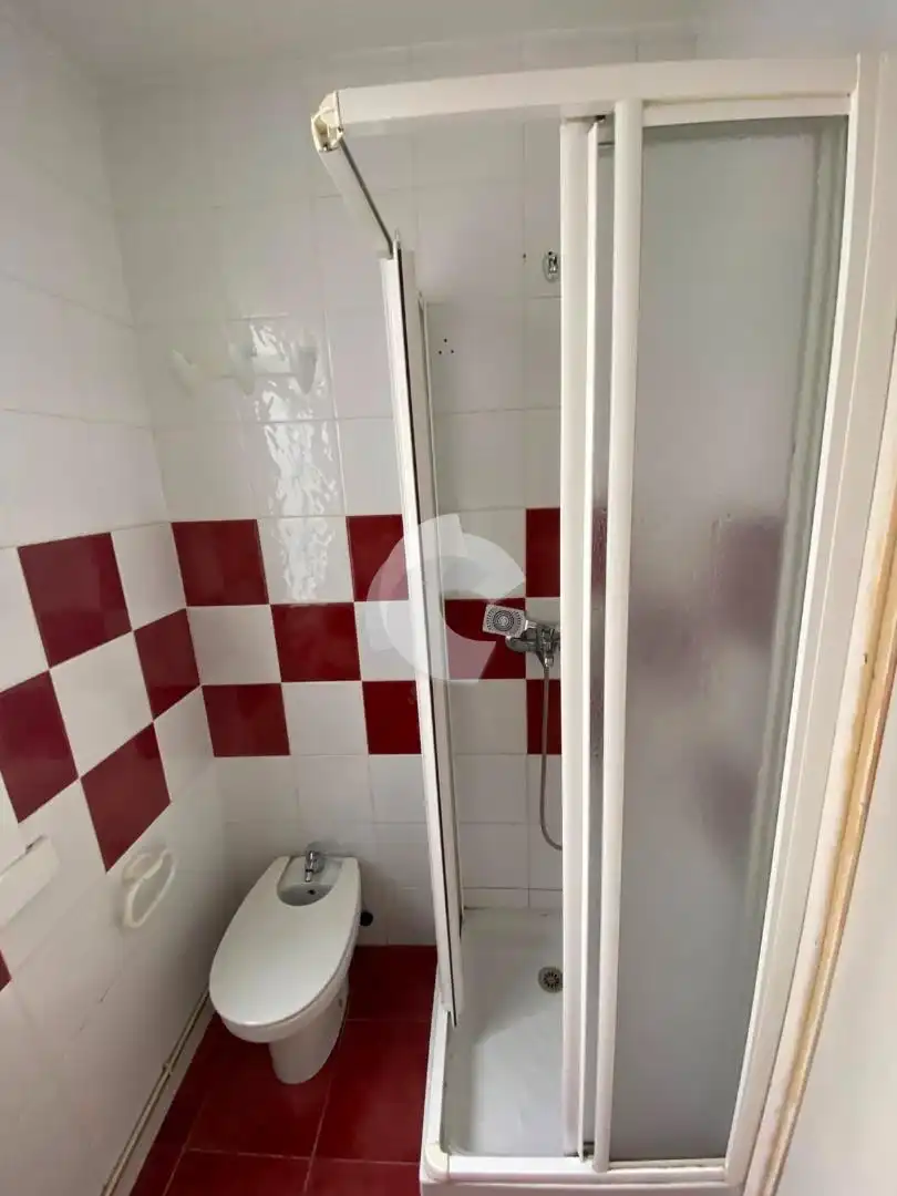 Badezimmer von Wohnungen zum Verkauf in A Coruña Capital  mit Heizung und Abstellraum