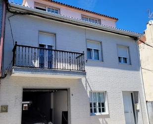 Vista exterior de Casa o xalet en venda en Cambados amb Terrassa