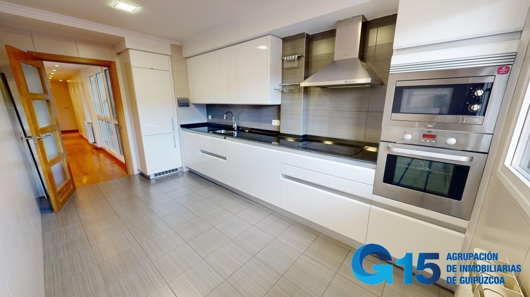 Cuina de Dúplex en venda en Hernani amb Calefacció