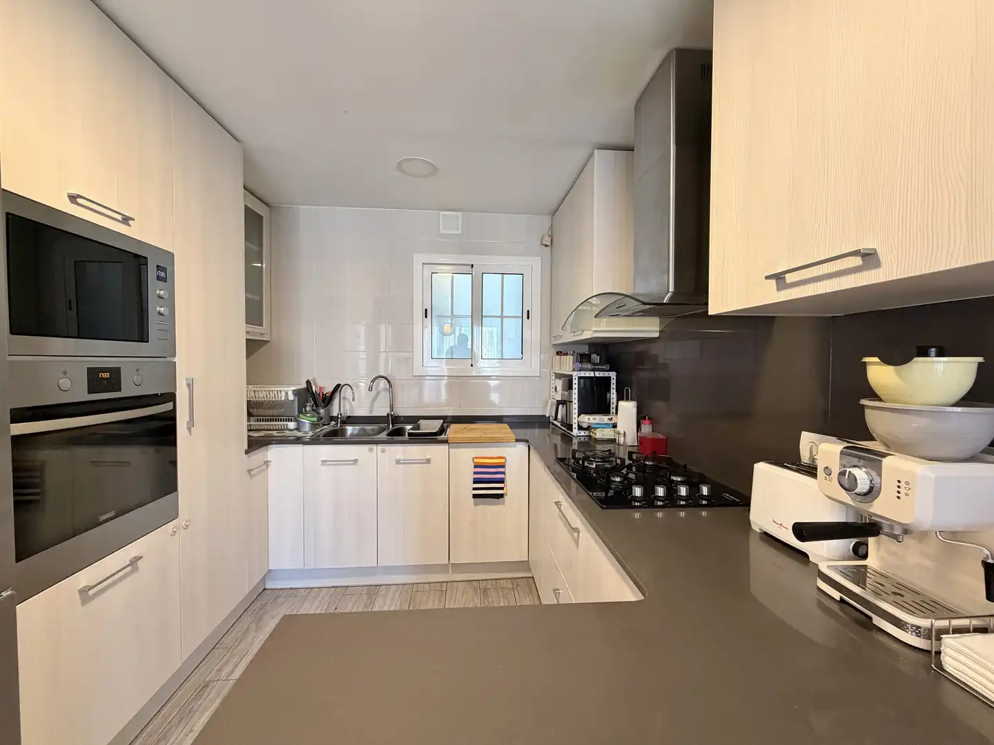 Cocina de Piso en venta en Vilanova i la Geltrú con Calefacción