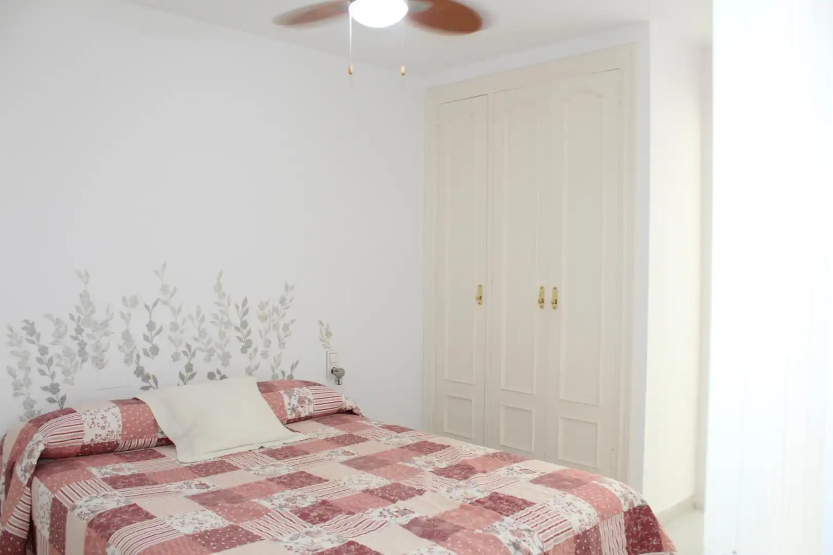 Dormitori de Apartament en venda en Roquetas de Mar amb Aire condicionat, Terrassa i Piscina