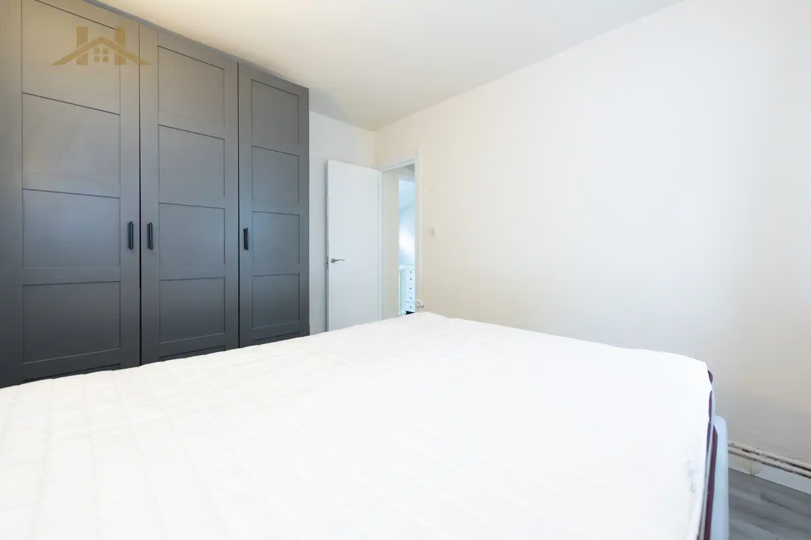 Habitación de Casa adosada en venta en Miraflores de la Sierra con Calefacción, Jardín privado y Trastero