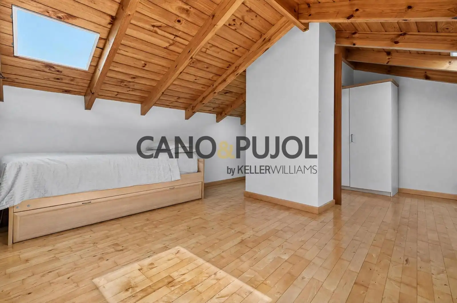 Sala de estar de Ático en venta en Rubí con Aire acondicionado, Calefacción y Jardín privado