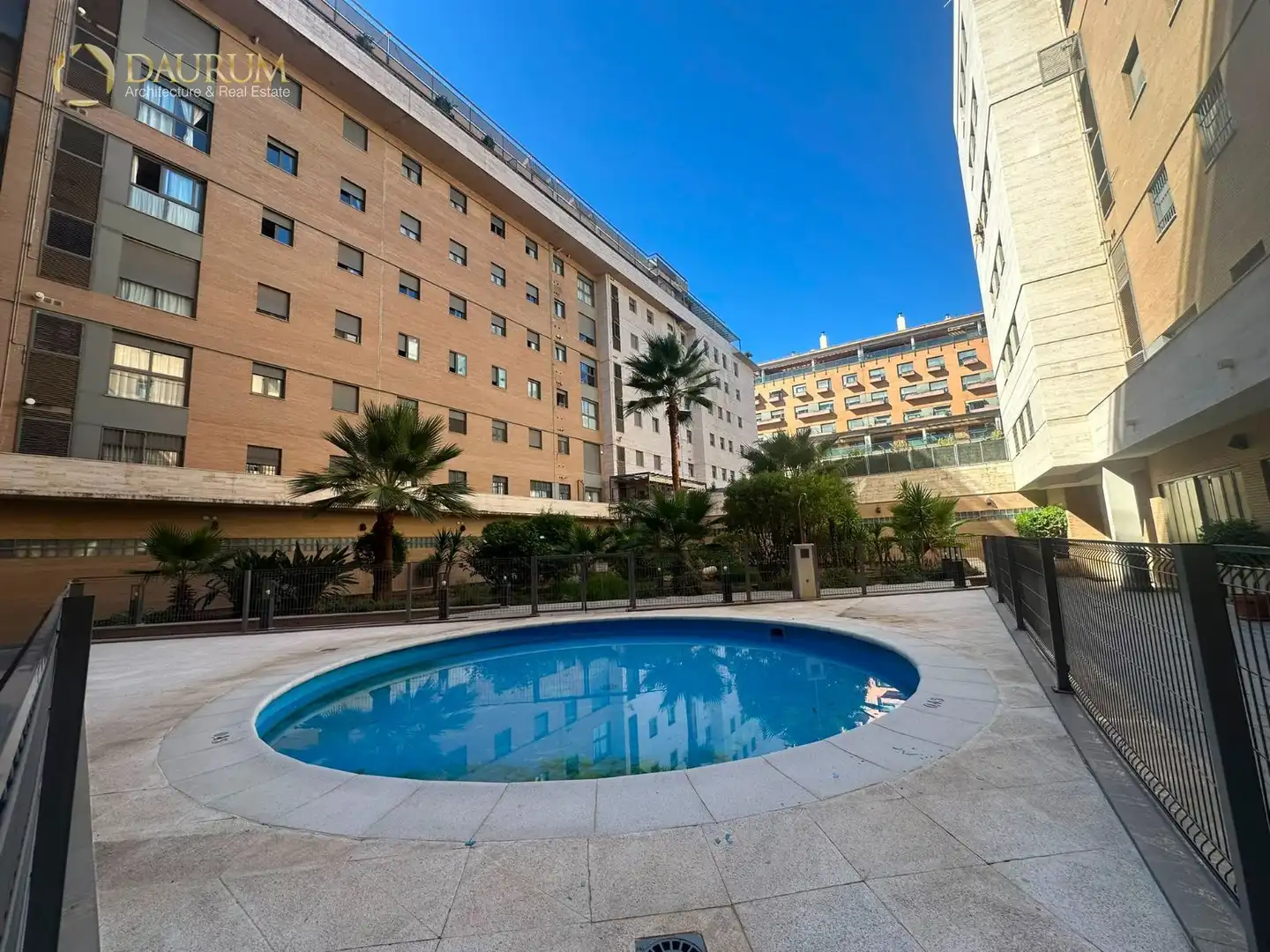 Piso con piscina en venta en CALLE CAMILO JOSÉ CELA, 1