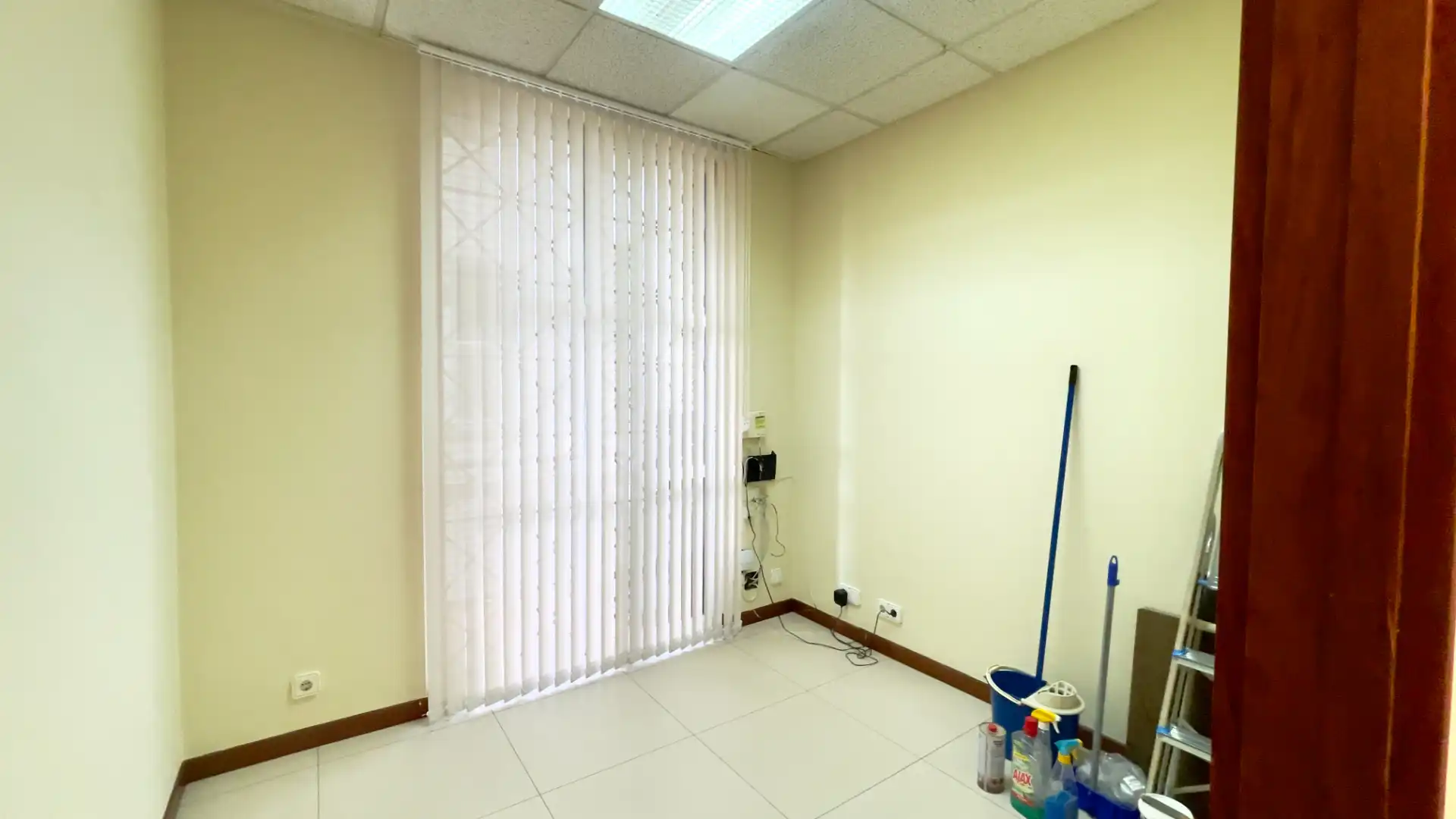 Büro zum Verkauf in Ponferrada mit Klimaanlage, Heizung und Möbliert