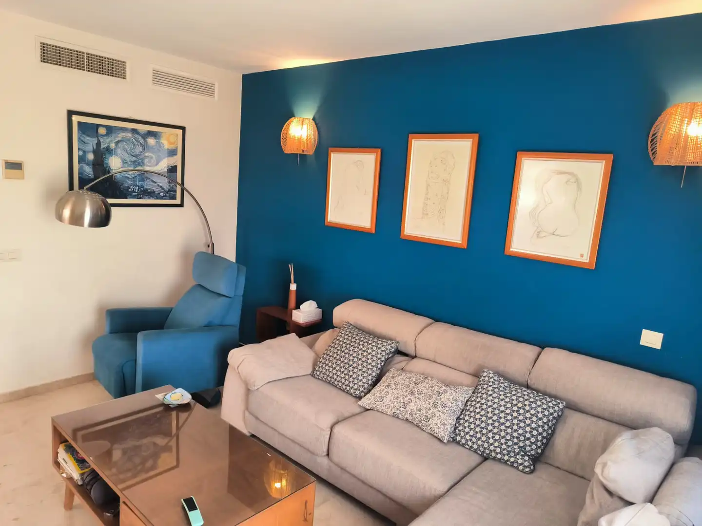 Sala de estar de Ático en venta en Torremolinos con Aire acondicionado, Terraza y Trastero