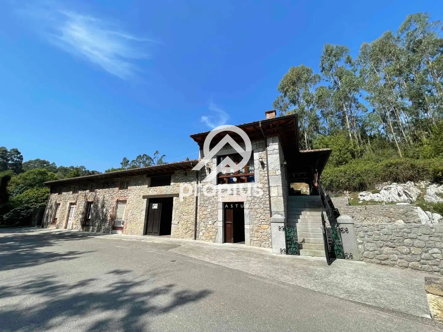 Chalet con terraza en venta en Nueva, imagen 6