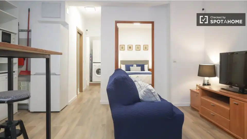 Room in Palomeras Sureste