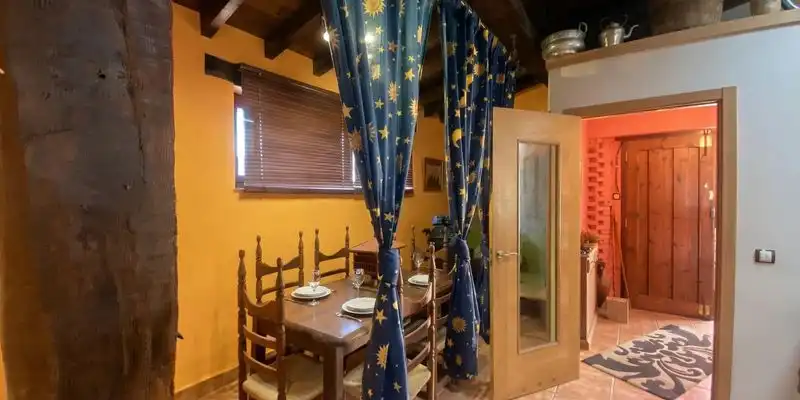 Menjador de Casa o xalet en venda en Entrambasaguas amb Jardí privat, Terrassa i Traster