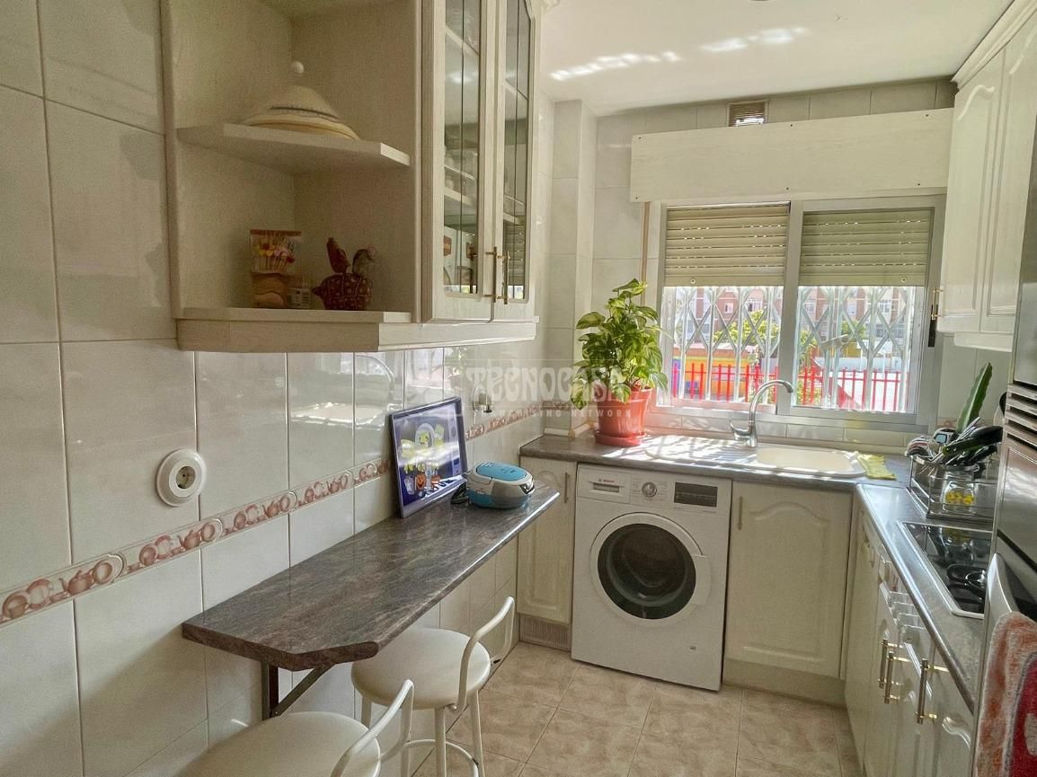 Kitchen of Flat for sale in  Madrid Capital  with Air Conditioner, Heating and Terrace