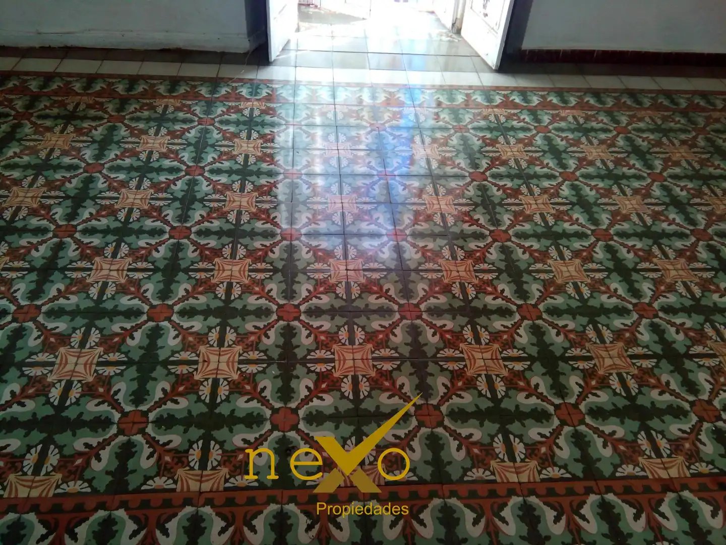 Vista exterior de Casa o chalet en venta en Carmona con Jardín privado, Piscina y Balcón