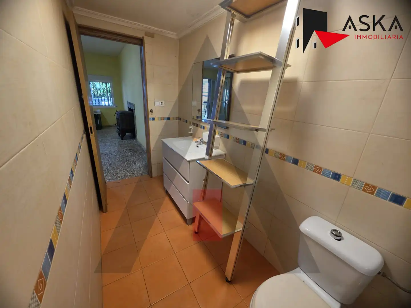 Bany de Casa o xalet en venda en Montserrat amb Jardí privat, Traster i Piscina