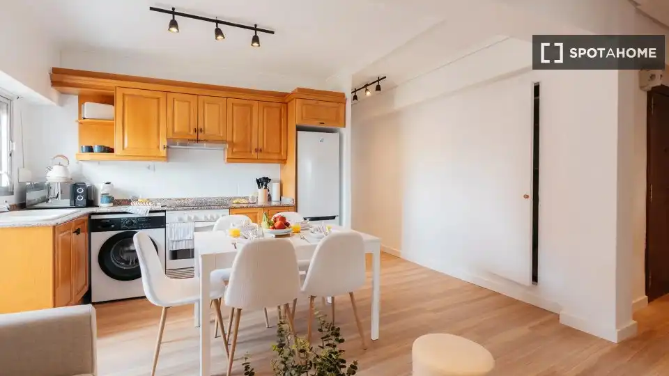 Cocina de Piso de alquiler en Valencia con Aire acondicionado, Calefacción y Amueblado