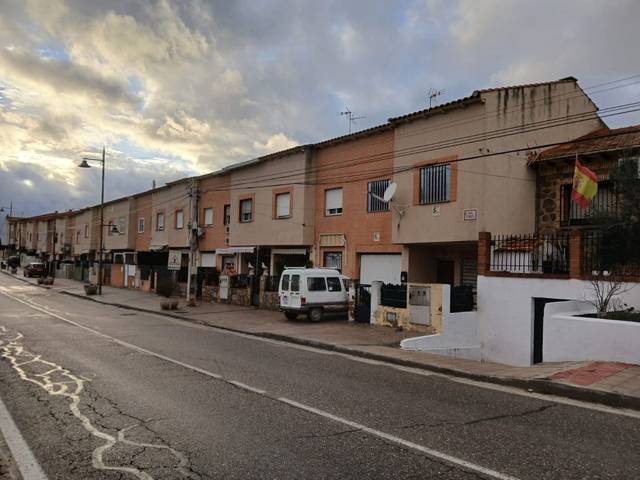Casa adosada en Venta en Travesía Carretera Torrijos, 18 en Chozas de Canales