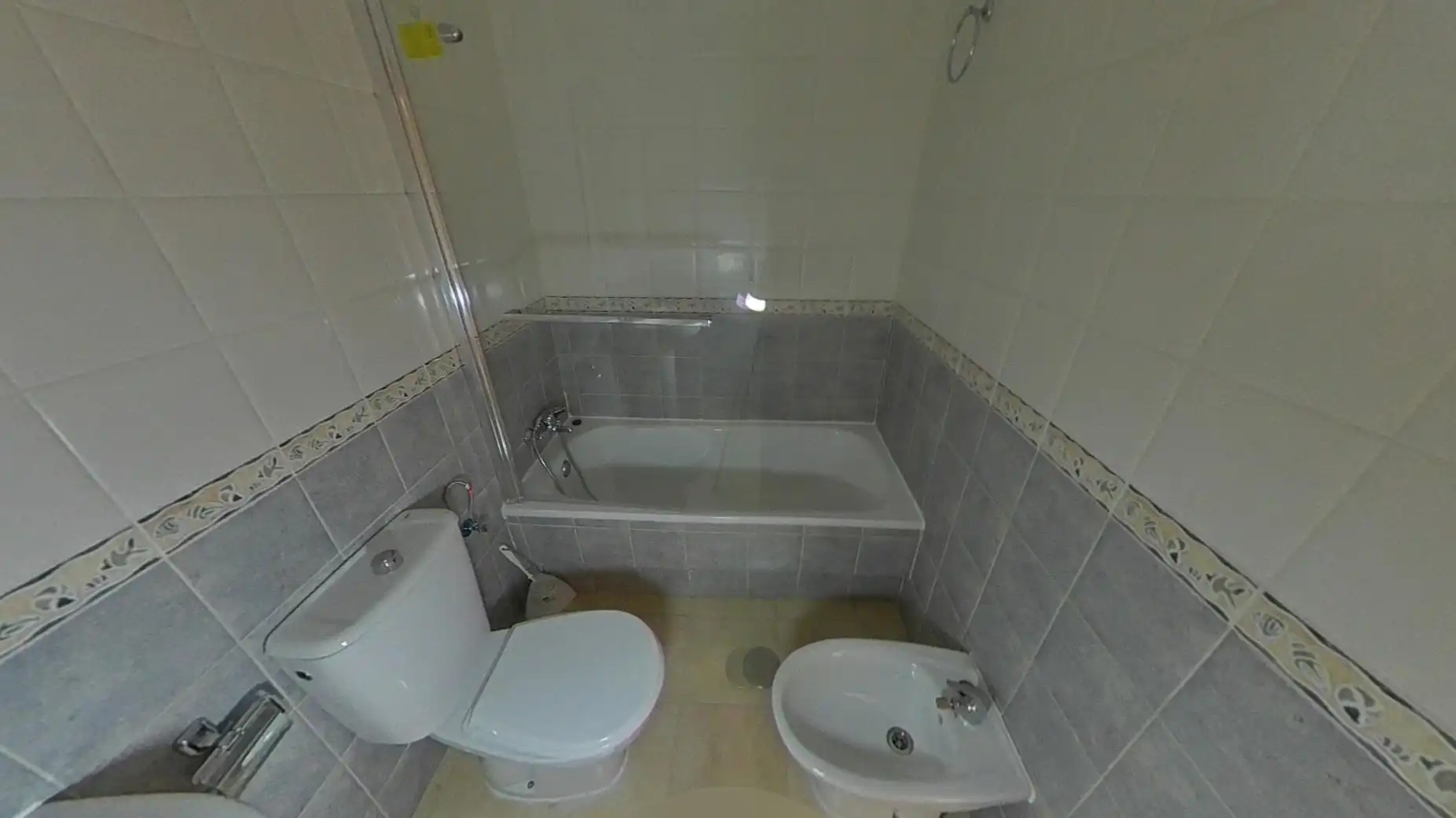 Baño de Piso en venta en Torrevieja con Piscina