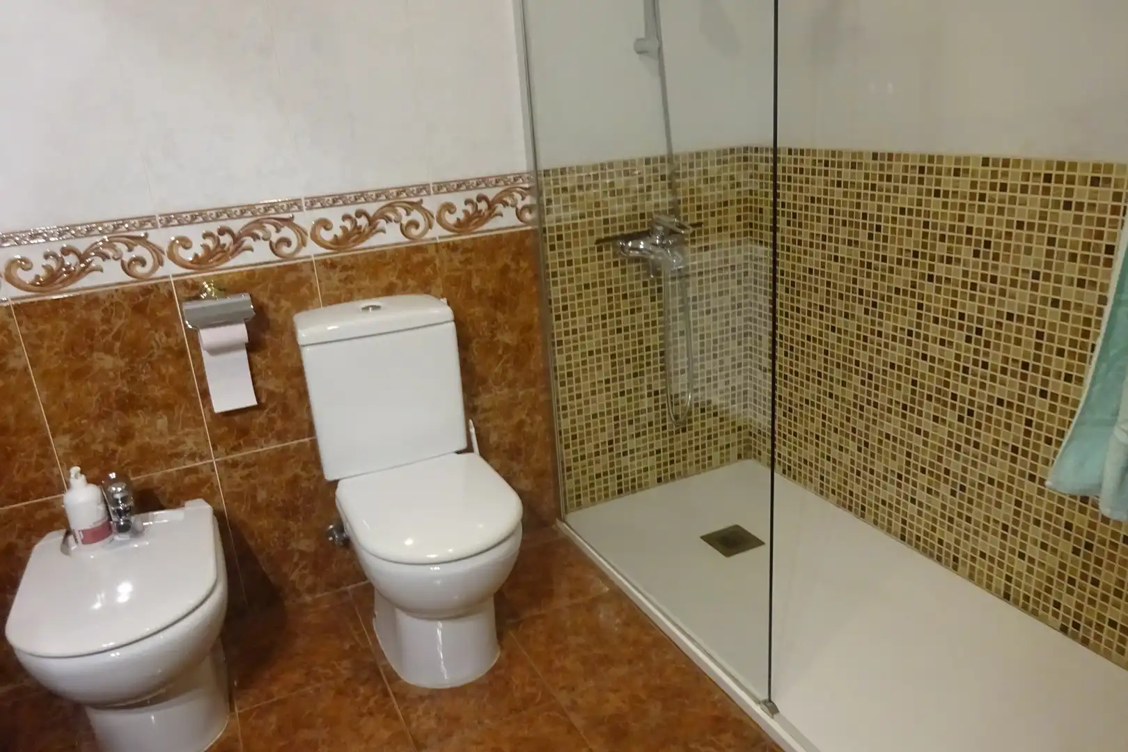 Bany de Casa adosada en venda en Barcelona amb Aire condicionat, Calefacció i Parquet