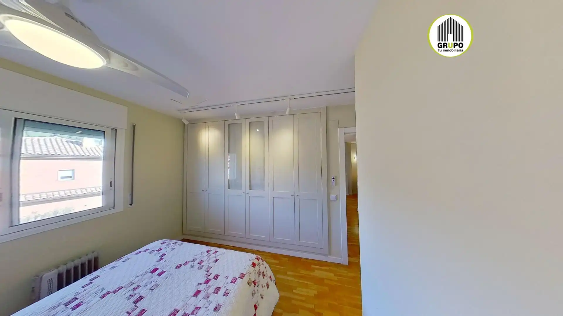 Bedroom of Flat for rent in Begues  with Heating, Private garden and Parquet flooring