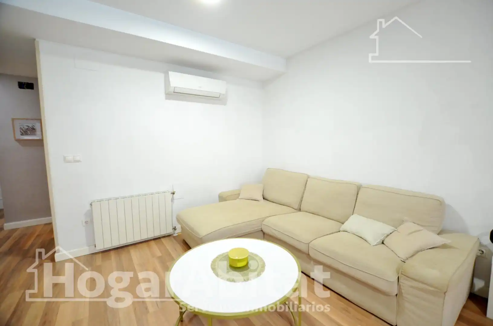 Sala d'estar de Casa adosada en venda en San Vicente del Raspeig / Sant Vicent del Raspeig amb Aire condicionat, Calefacció i Jardí privat