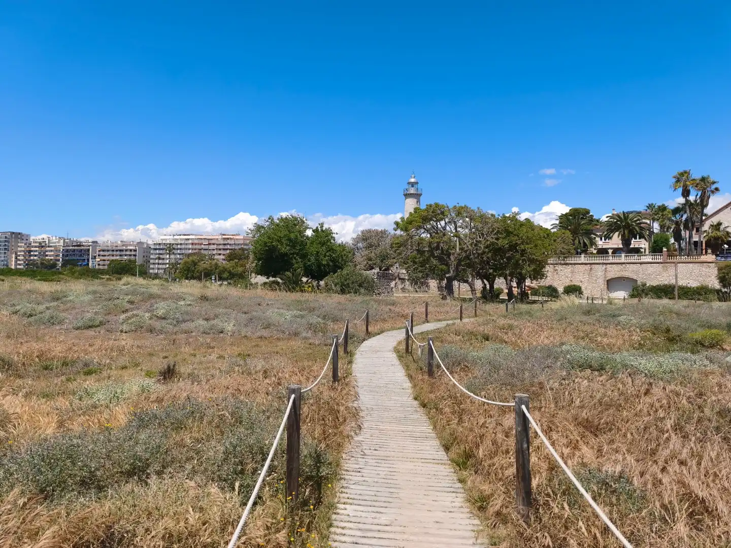 Außenansicht von Wohnung zum Verkauf in Vilanova i la Geltrú mit Heizung, Abstellraum und Möbliert