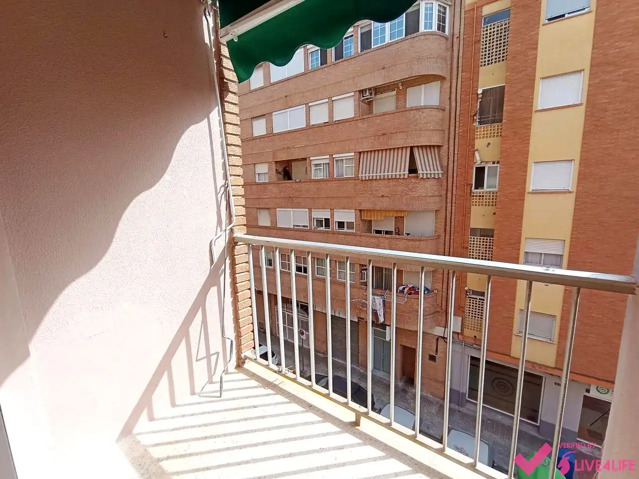 Terrassa de Pis per a compartir en Burjassot amb Aire condicionat i Moblat