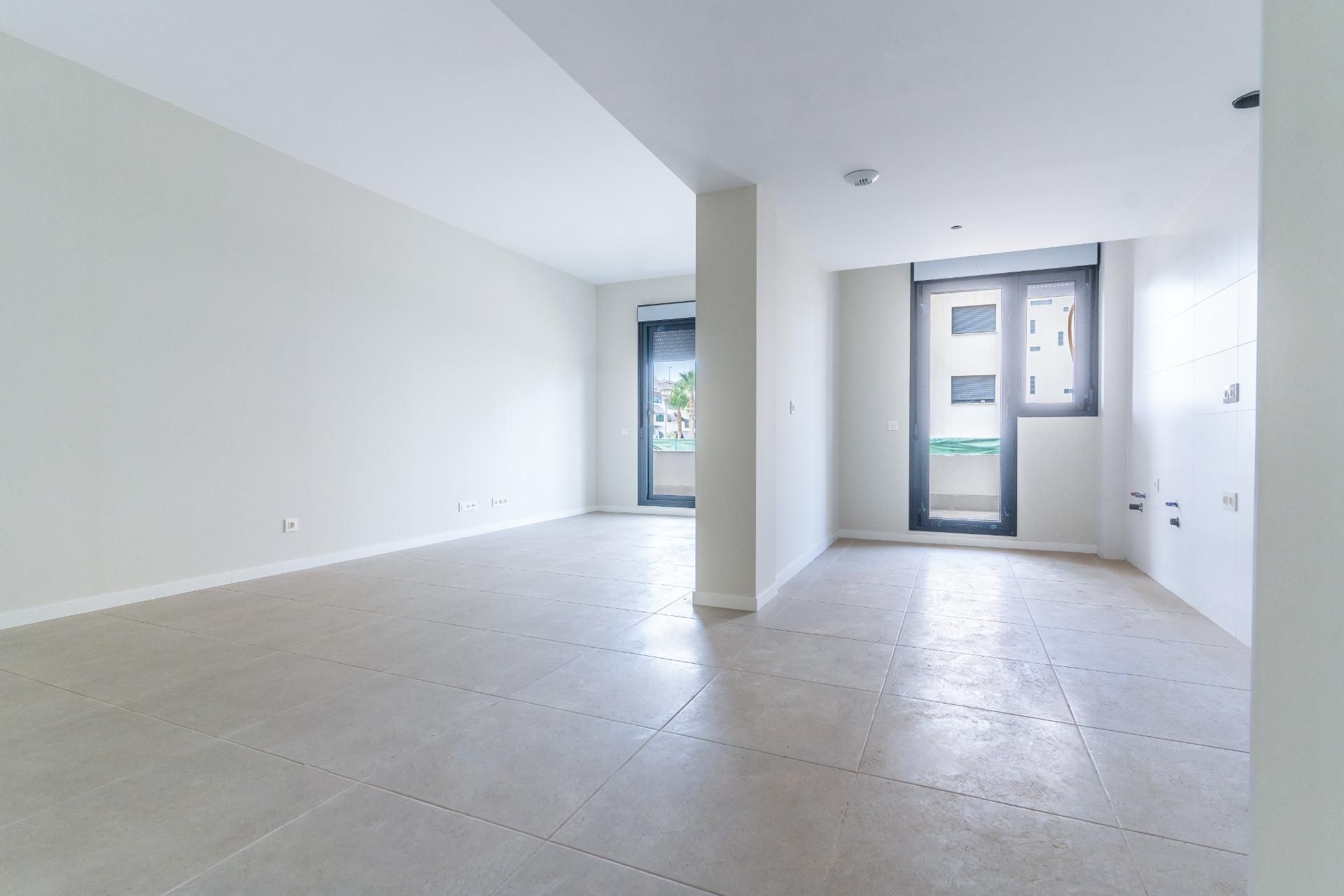 Planta baixa en venda en  Almería Capital amb Jardí privat, Terrassa i Piscina comunitària