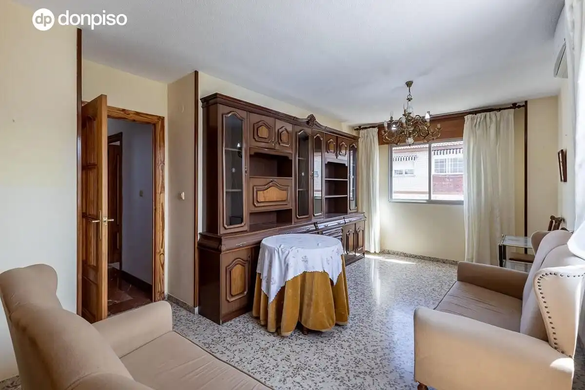 Living room of Flat for sale in Granada  with Air Conditioner and Heating