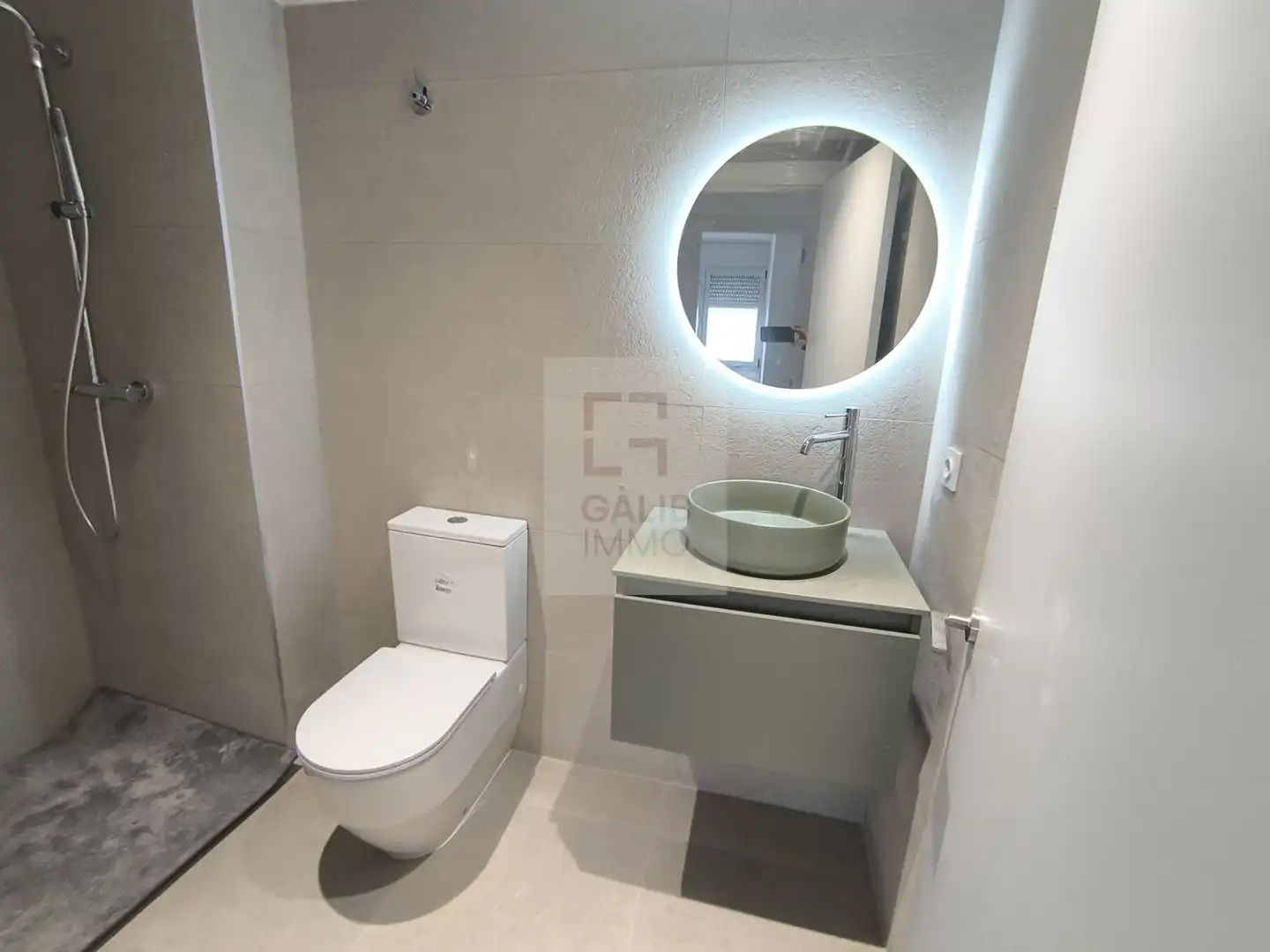 Badezimmer von Erdgeschoss zum Verkauf in Figueres mit Klimaanlage, Heizung und Terrasse