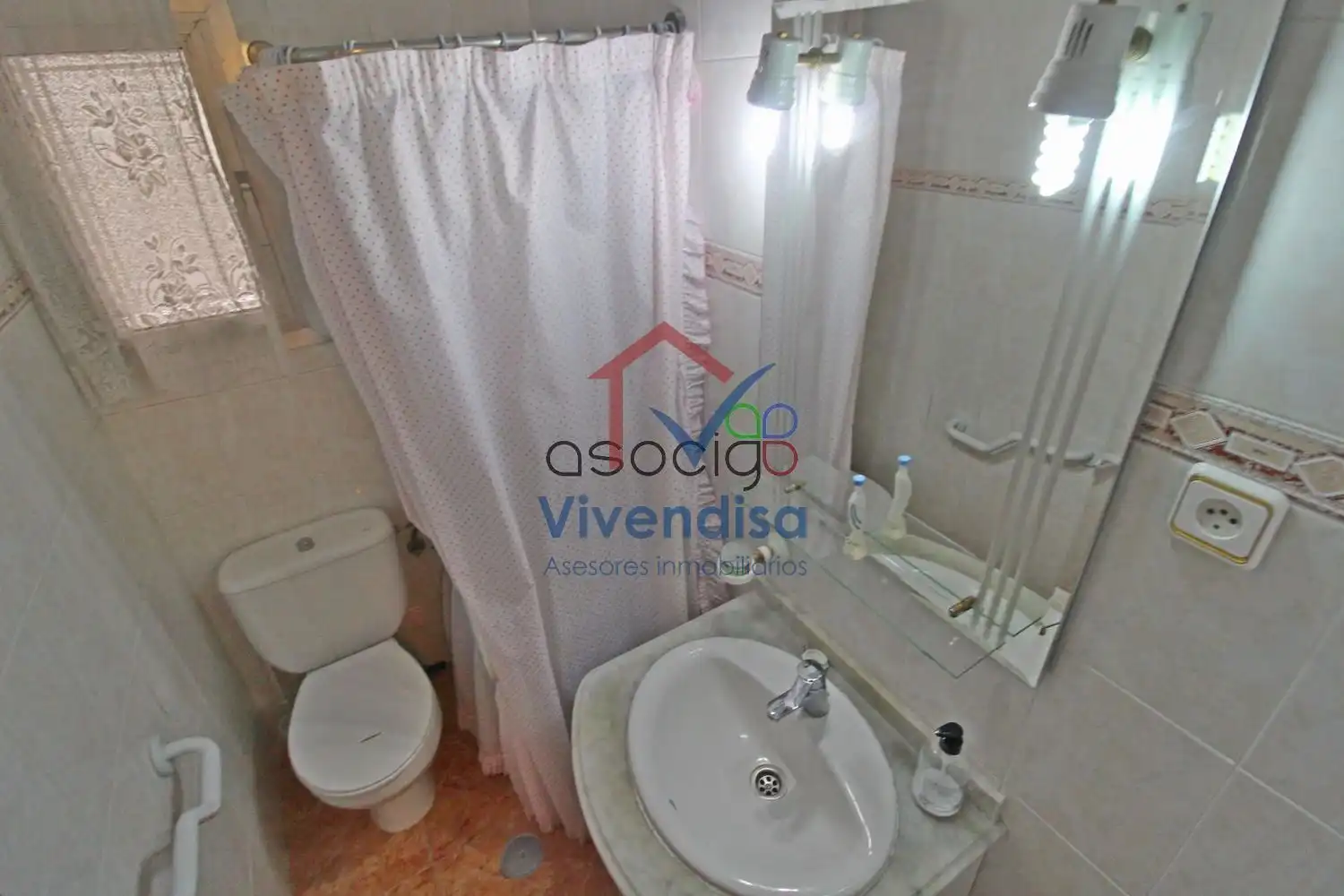 Bathroom of Flat for sale in Guadalajara  with Heating, Terrace and Furnished