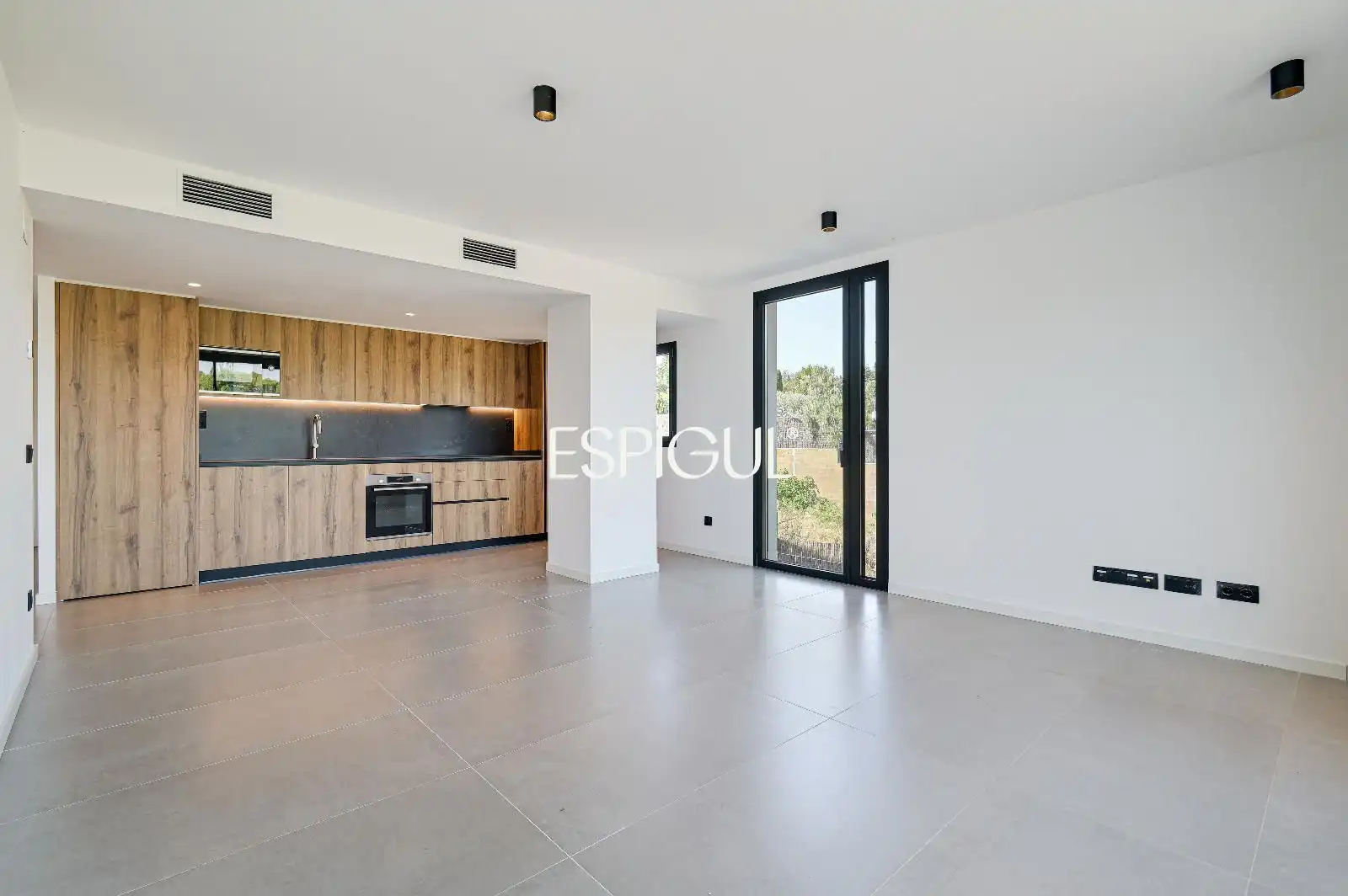 Living room of Flat for rent in Cerdanyola del Vallès  with Air Conditioner, Heating and Terrace