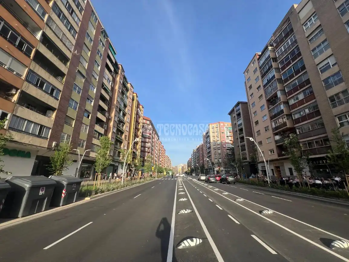 Vista exterior de Pis en venda en Zaragoza amb Calefacció