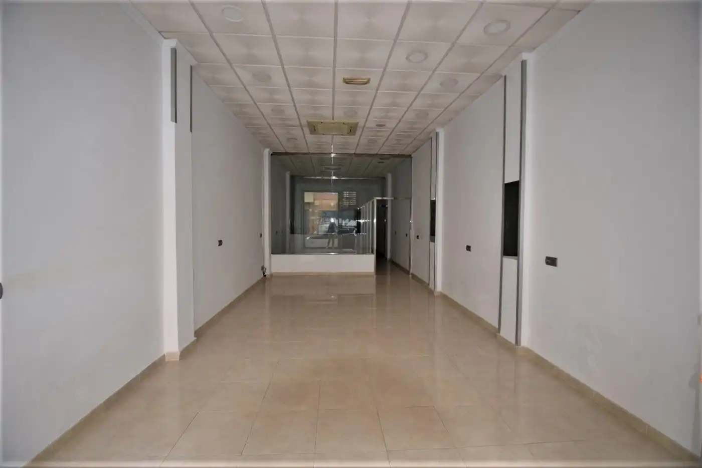 Local comercial en venda a Calle Miguel Angel, imagen 2