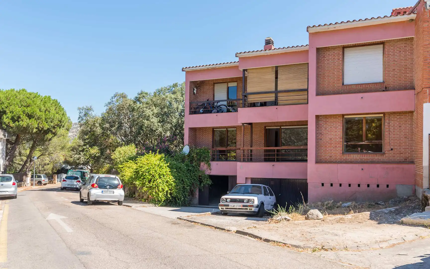 Vista exterior de Pis en venda en Hoyo de Manzanares amb Calefacció, Jardí privat i Terrassa