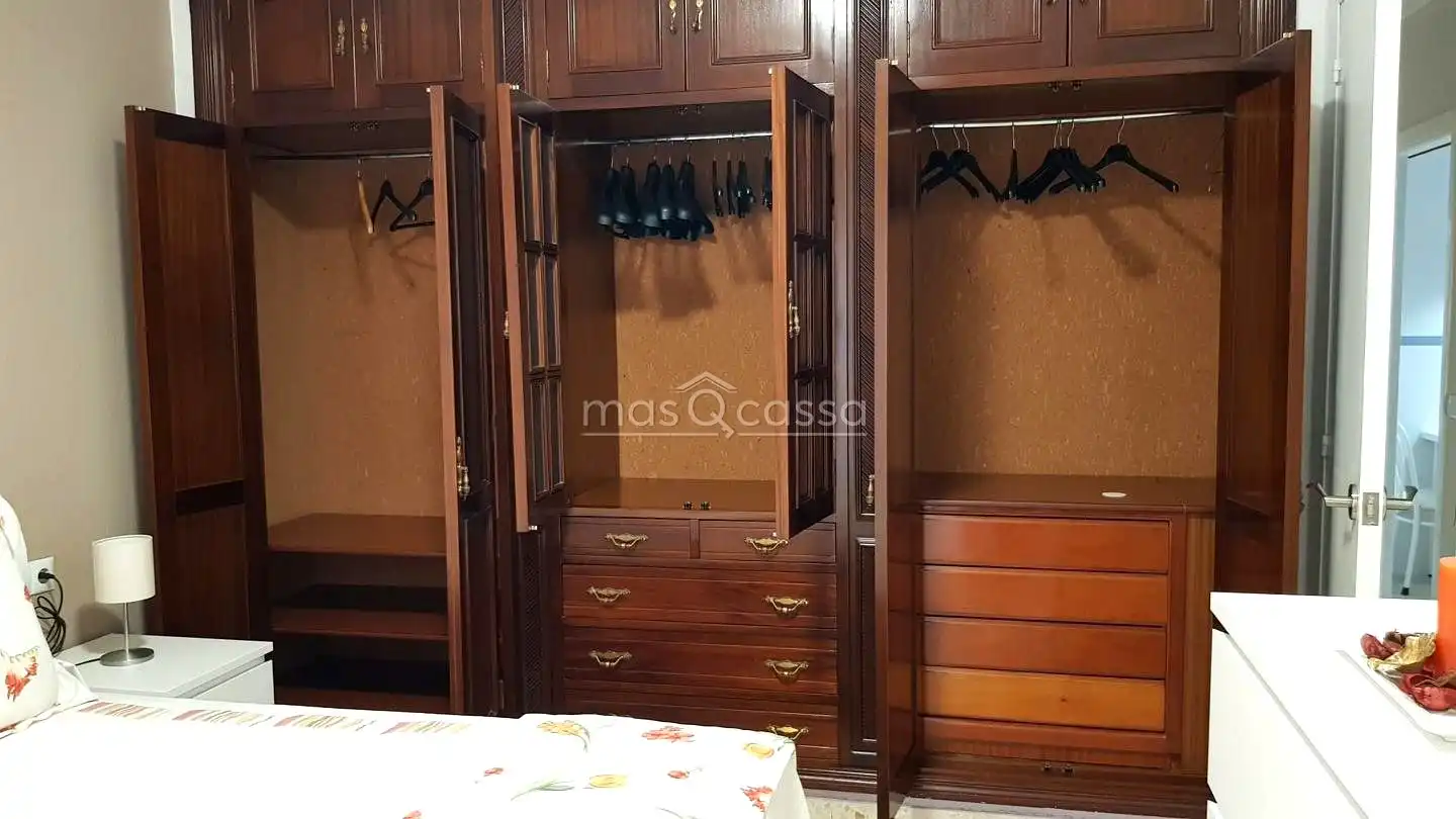 Habitación de Piso de alquiler en La Línea de la Concepción con Amueblado