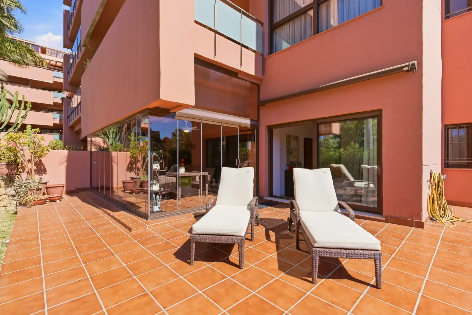 Terraza de Planta baja en venta en Estepona con Aire acondicionado, Jardín privado y Terraza