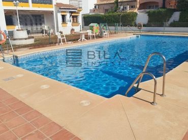 Adossat amb piscina en venda a Urb. Valle Verde