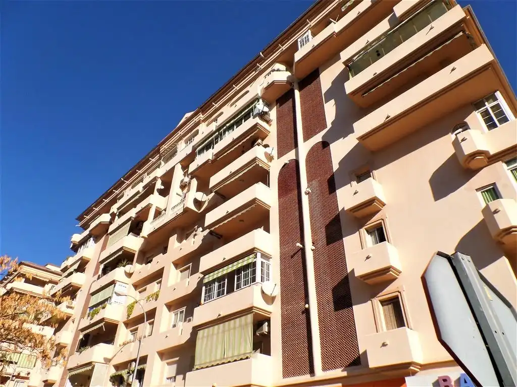 Außenansicht von Maisonette zum Verkauf in Fuengirola mit Klimaanlage, Terrasse und Gemeinschaftspool