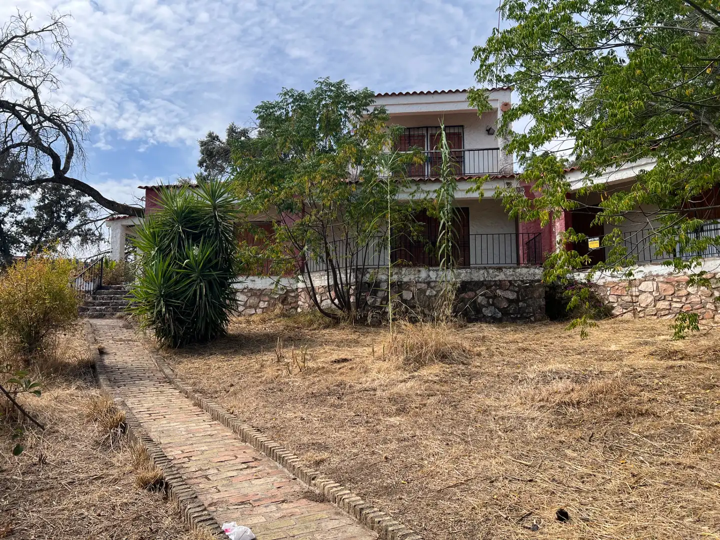 Chalet con piscina en venta en Calle Utrera 9