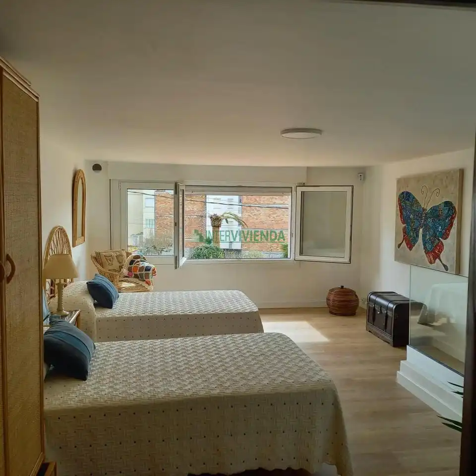 Habitación de Casa o chalet en venta en Sanxenxo con Calefacción y Jardín privado