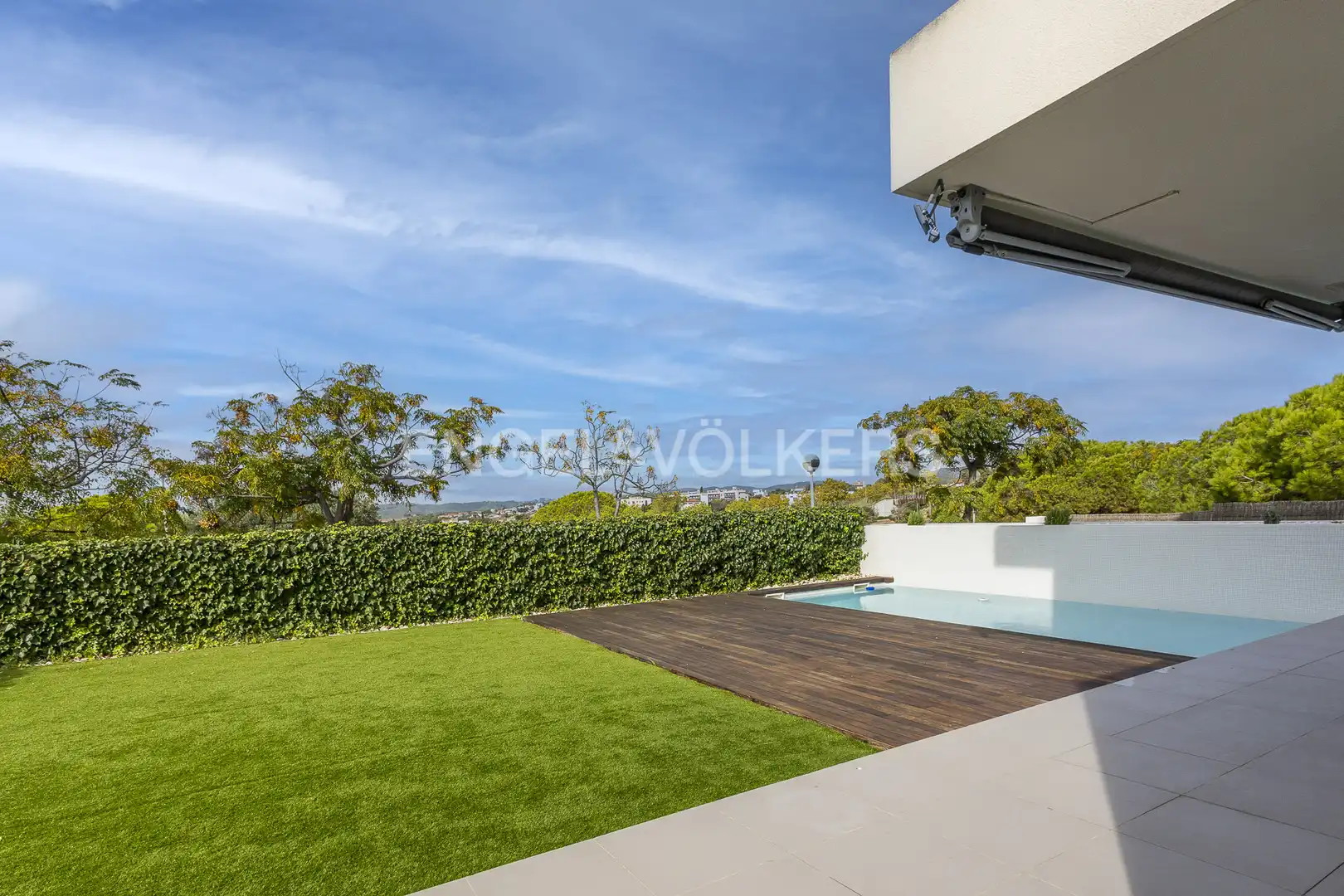 Vista exterior de Casa o chalet en venta en Vilanova i la Geltrú con Aire acondicionado, Calefacción y Jardín privado