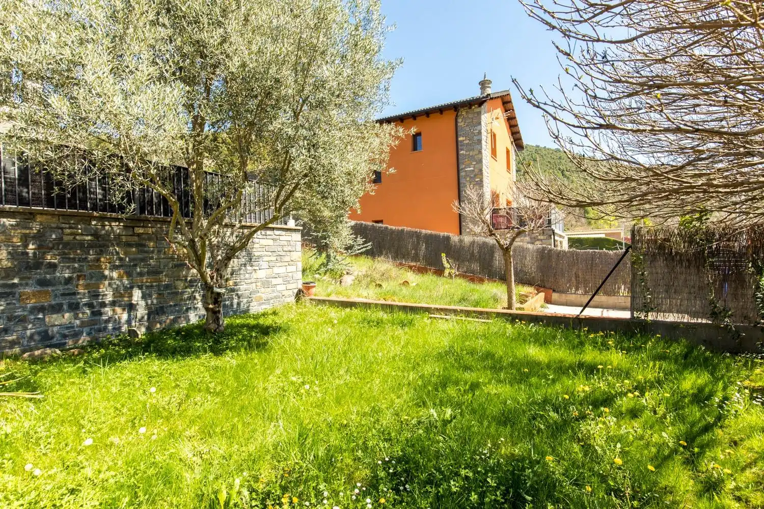 Jardín de Casa o chalet en venta en Boltaña con Aire acondicionado, Calefacción y Jardín privado
