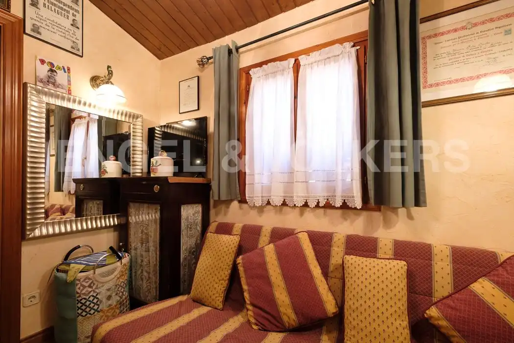 Sala d'estar de Casa o xalet en venda en Balaguer amb Jardí privat, Parquet i Piscina