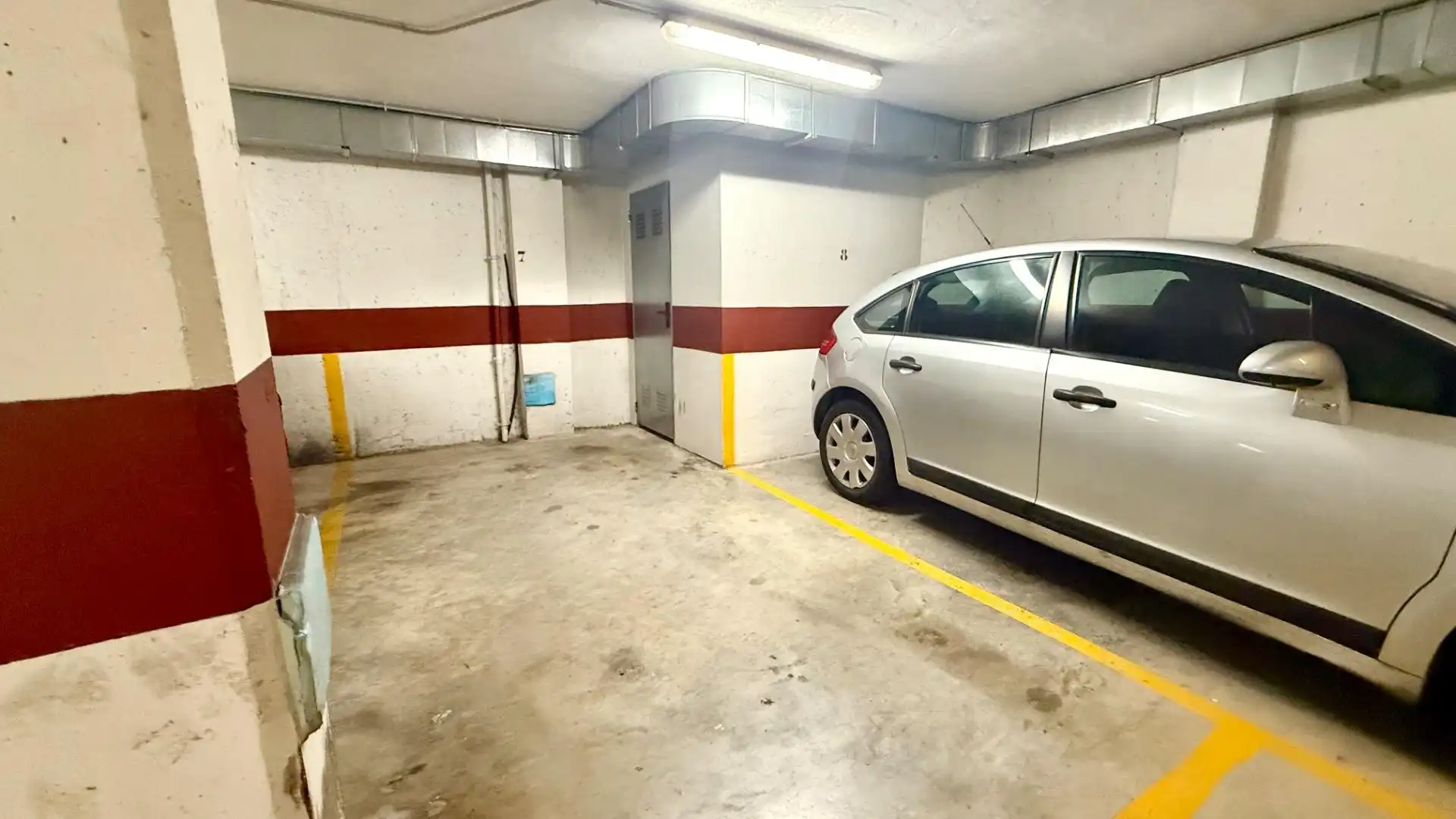 Parking de Piso de alquiler en Ourense Capital  con Calefacción y Trastero