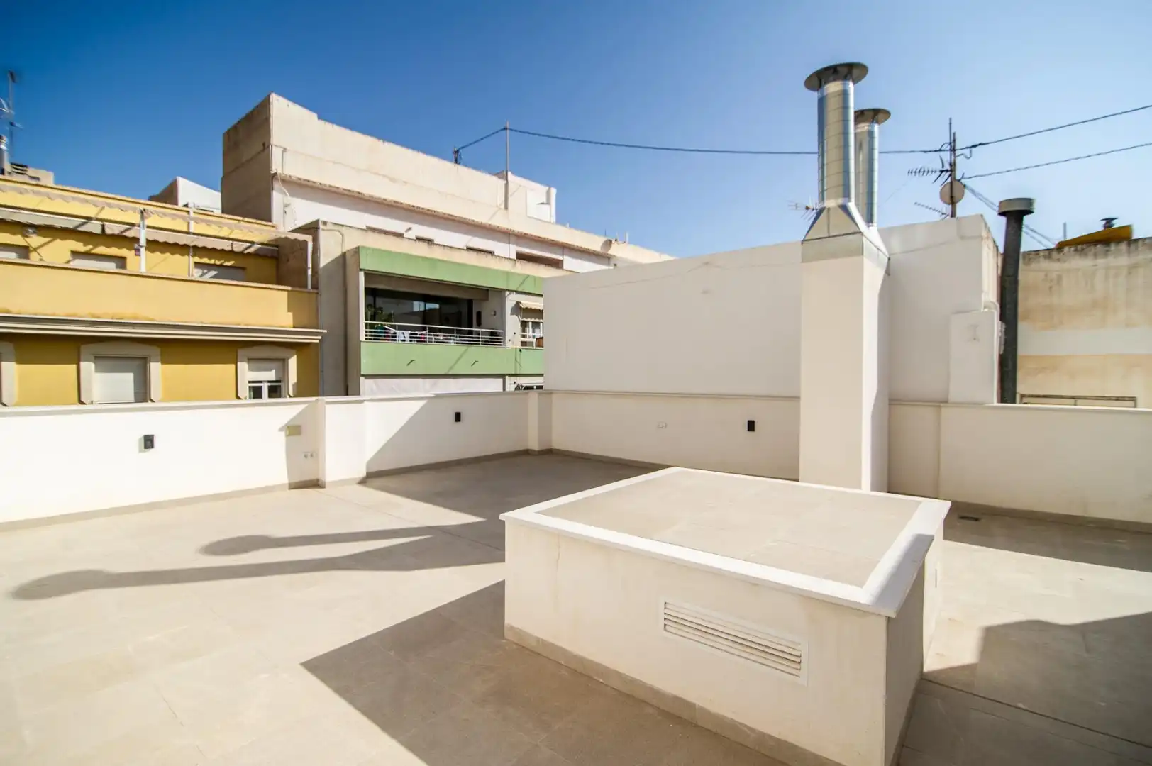 Gebäude zum Verkauf in Calle BAZAN, Barrio del Centro